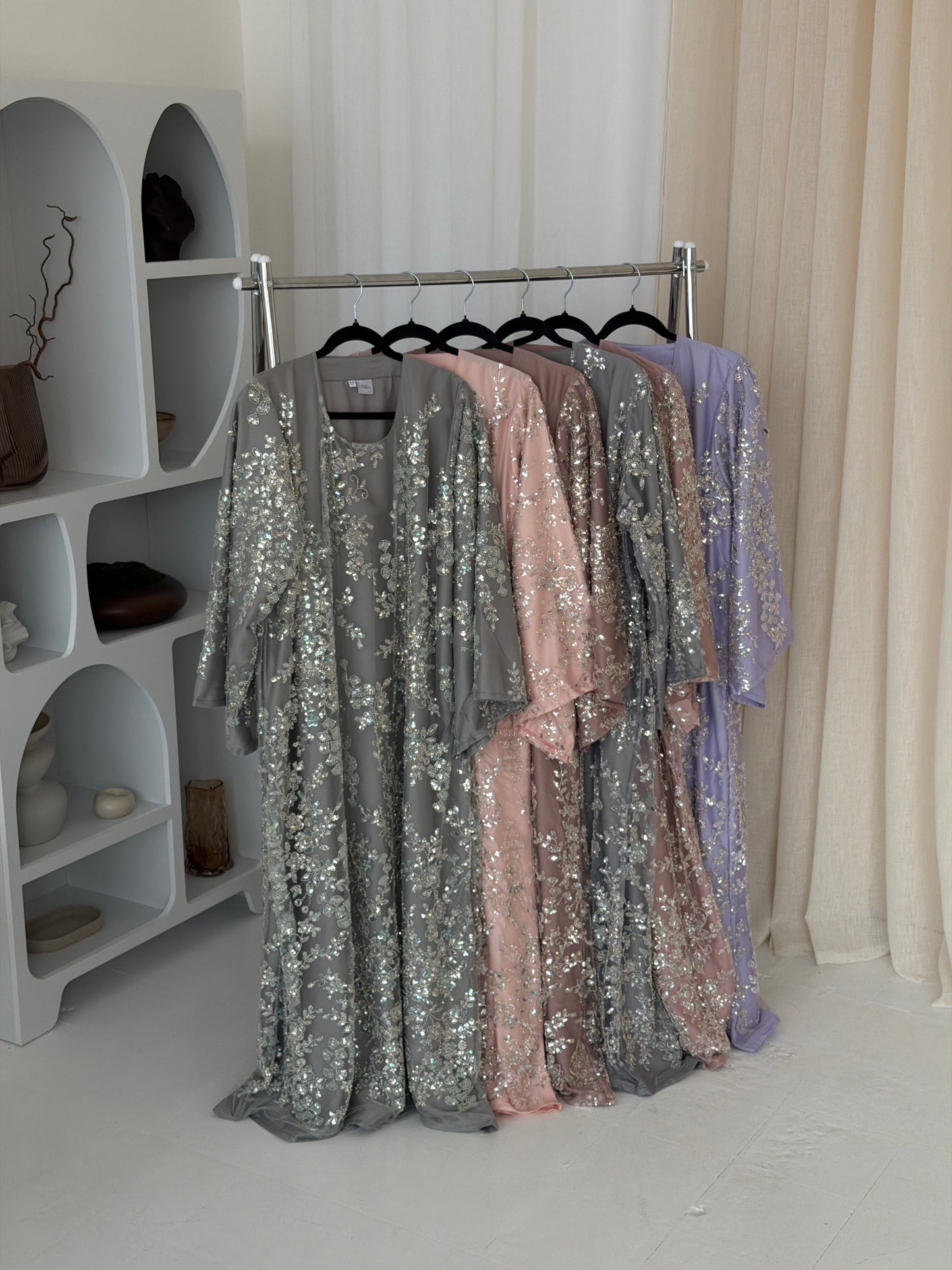 Zar-e-Qadeem Silver Grey