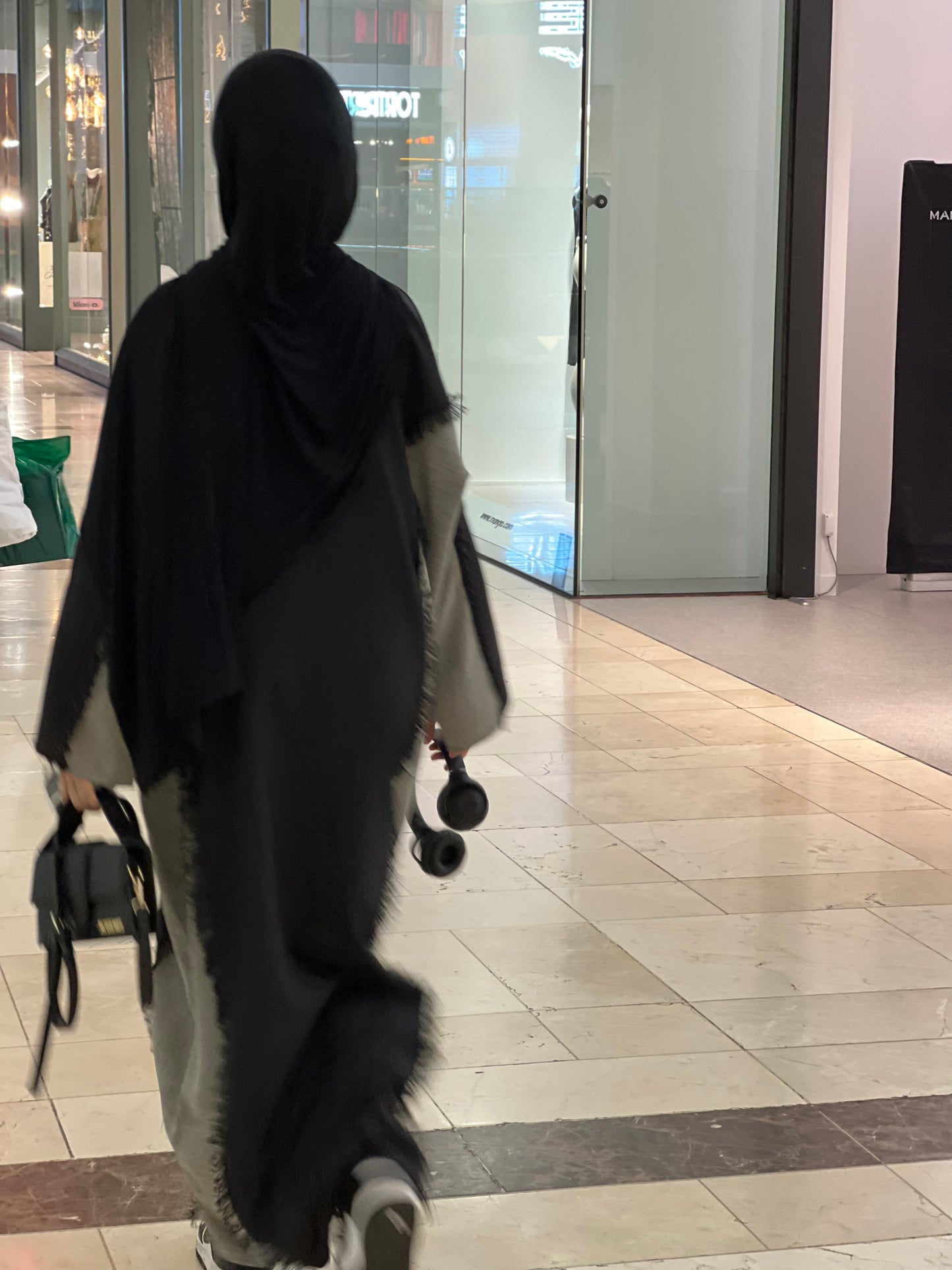 Black/ Grey Two Toned Frayed Closed Abaya