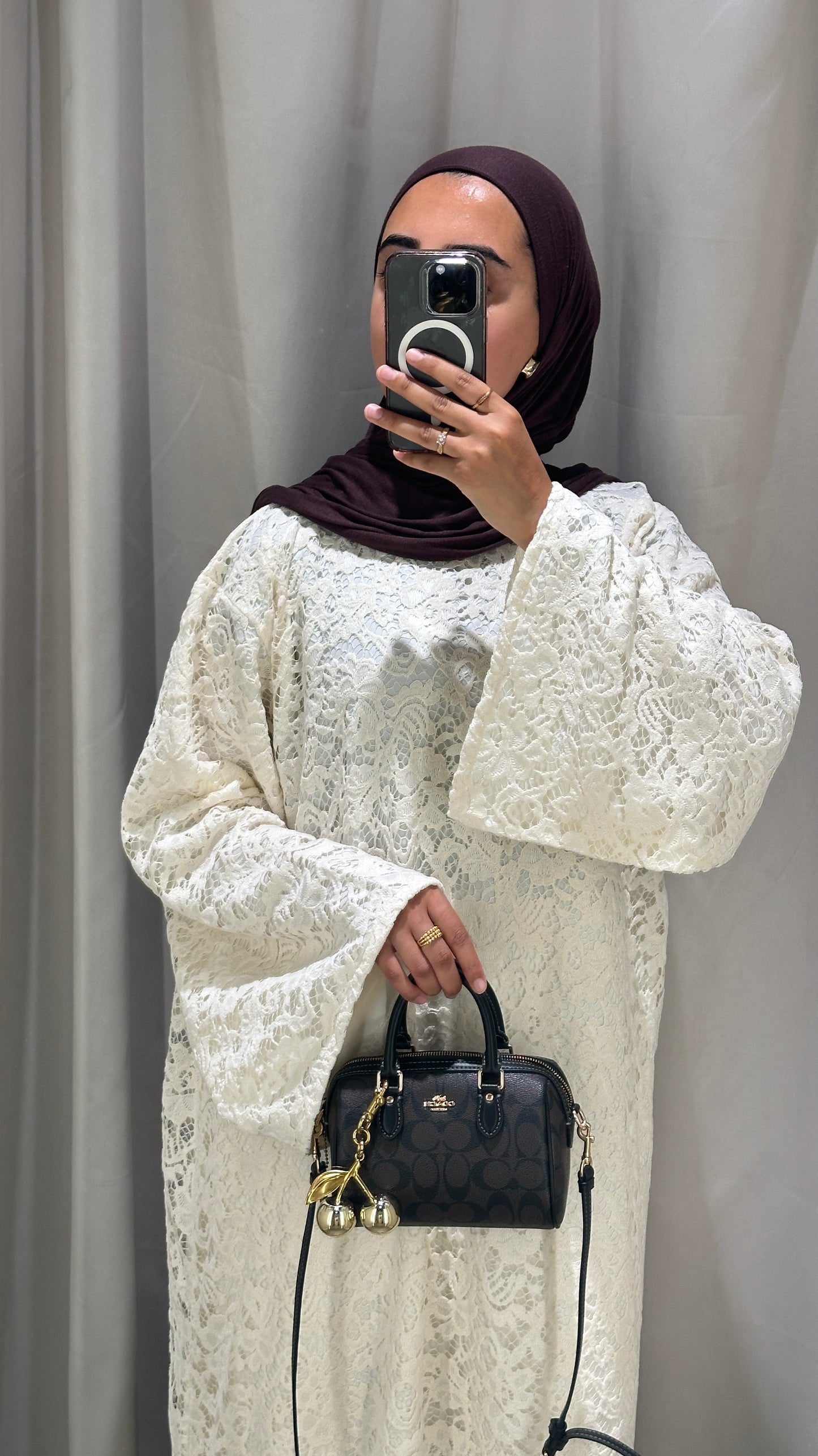Ivory Lace - Closed