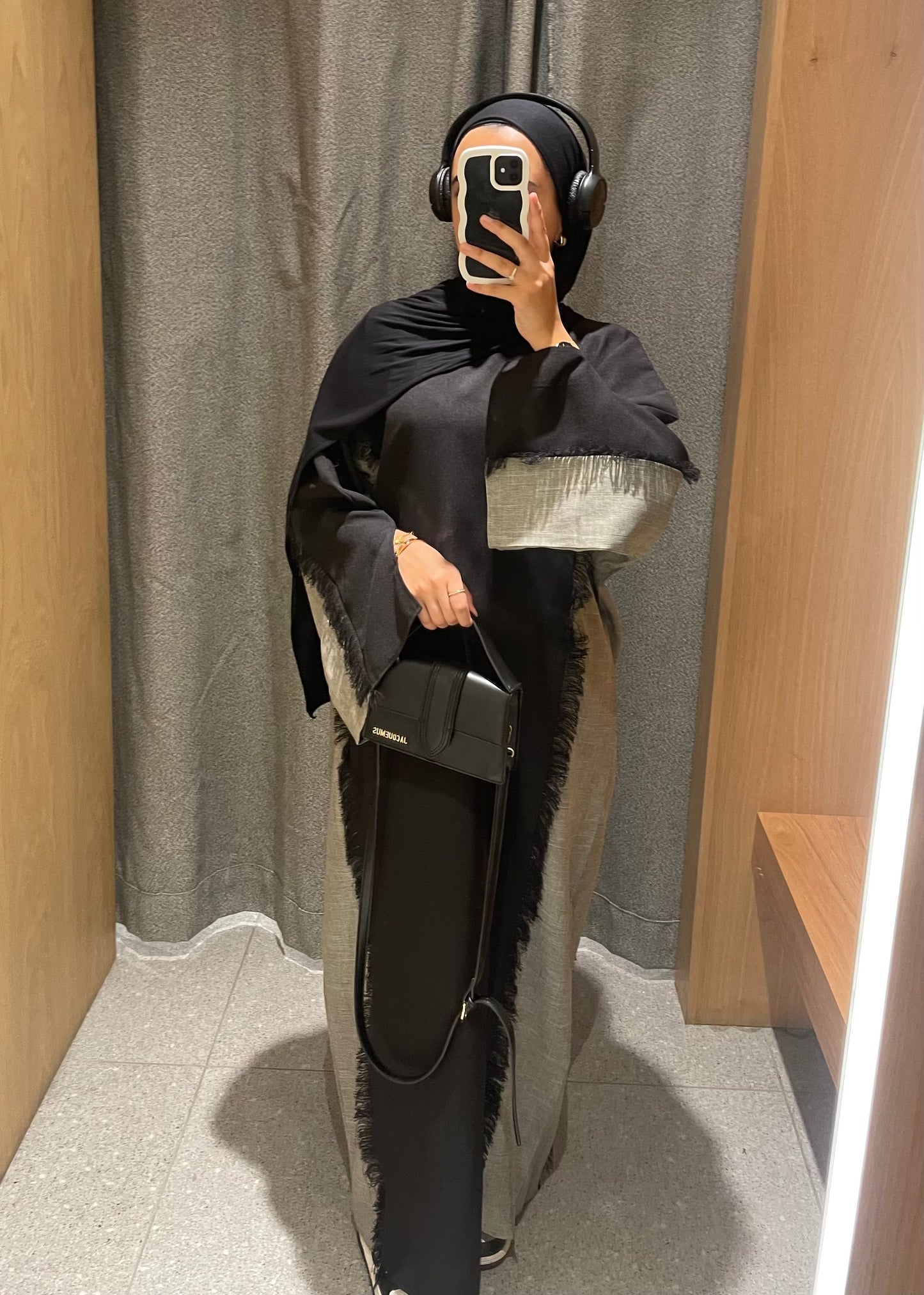 Black/ Grey Two Toned Frayed Closed Abaya