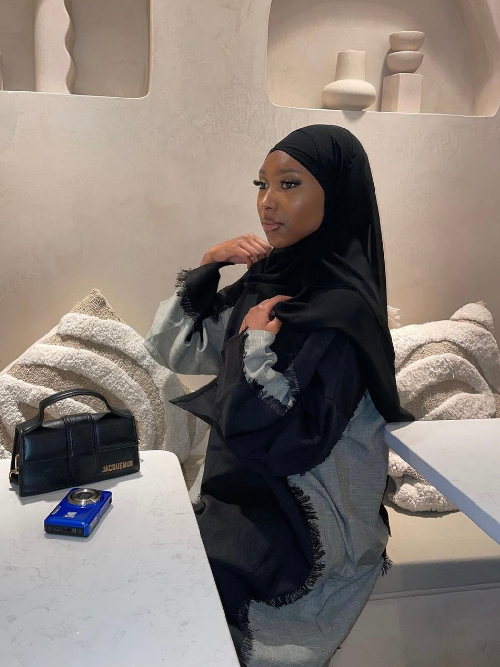 Black/ Grey Two Toned Frayed Closed Abaya