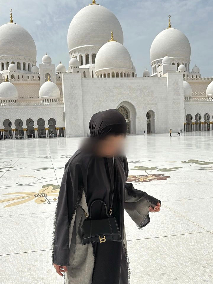 Black/ Grey Two Toned Frayed Closed Abaya