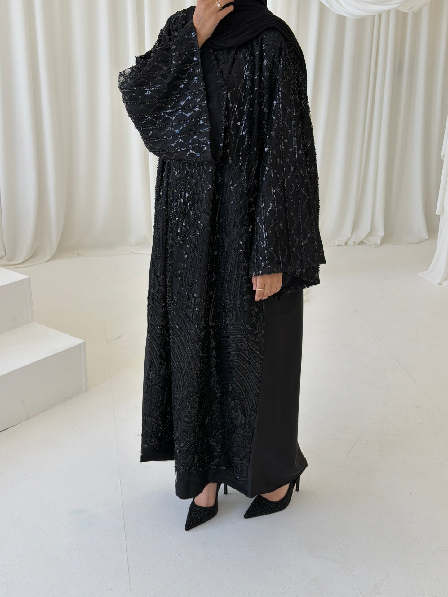 Lujain Light Edition Black