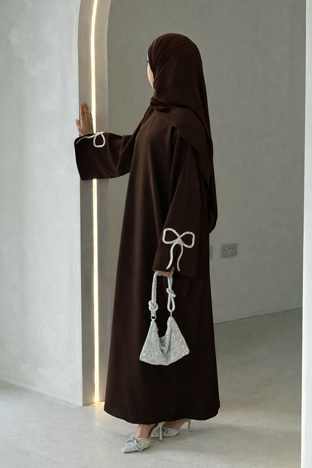 Bow Split Sleeve Brown