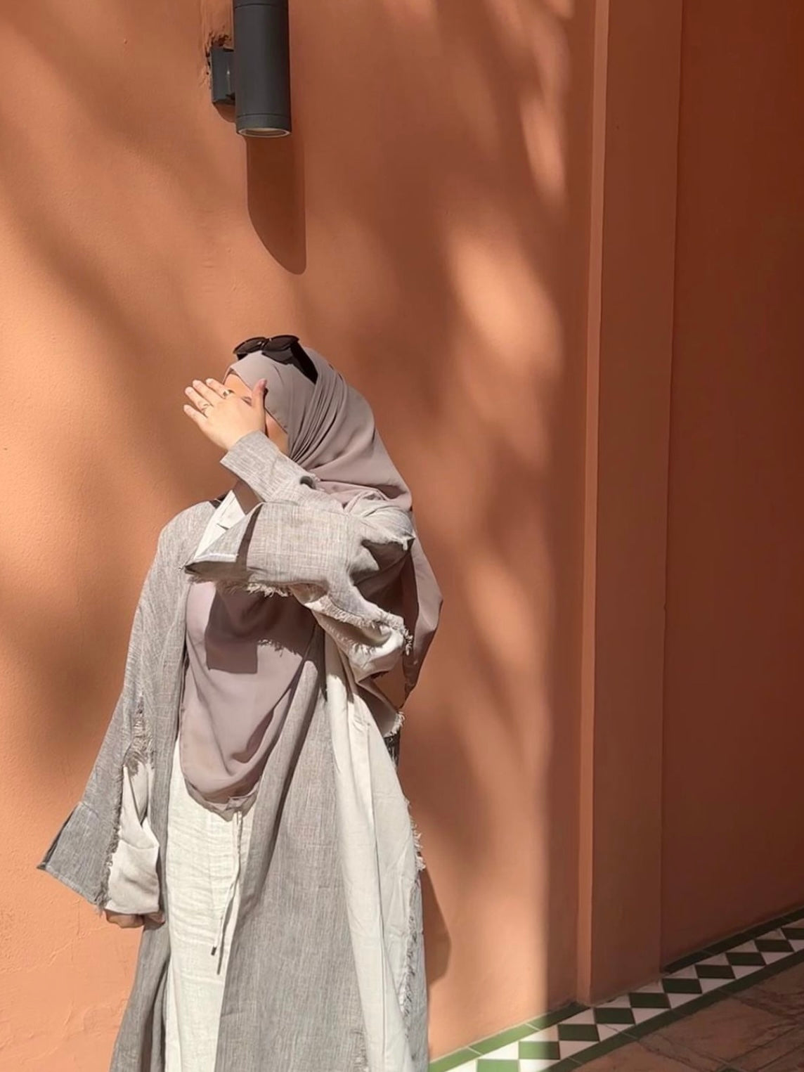 Frayed Split Sleeve Abaya